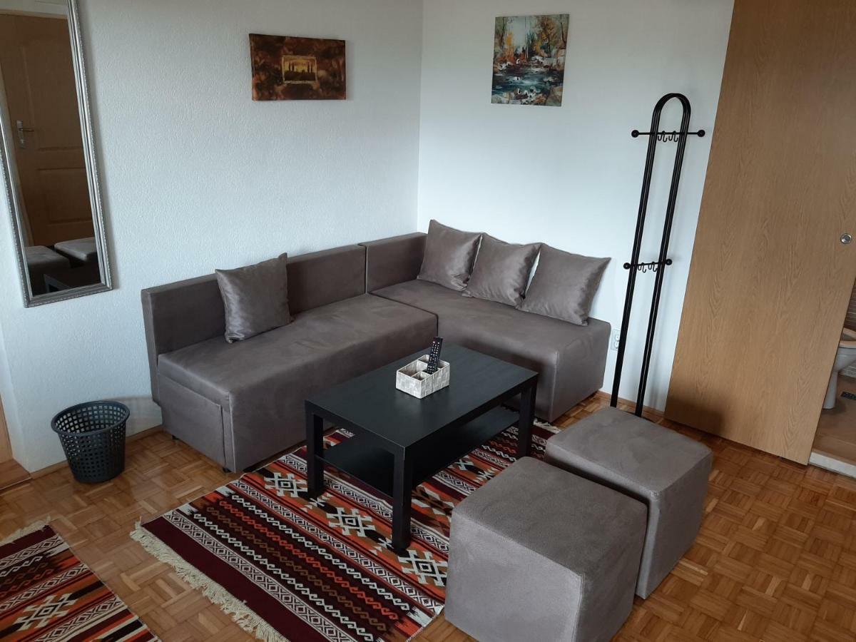 Guesthouse Hill SJJ Eksteriør billede